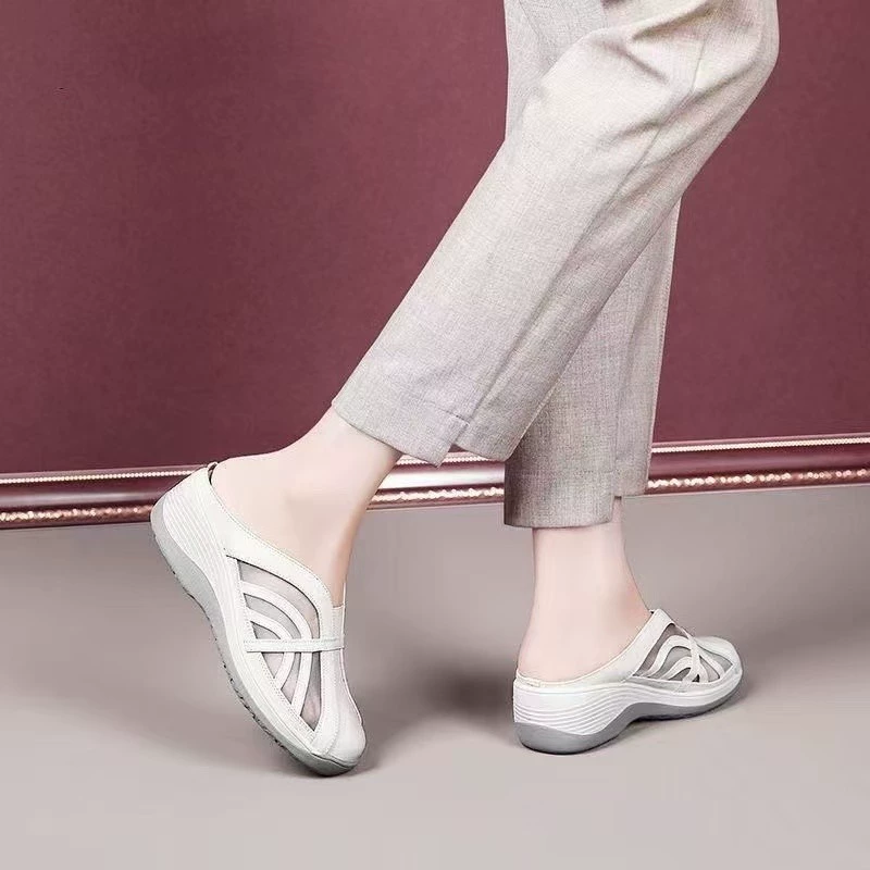 Новые женские сандалии на танкетке с открытым носком, дышащие уличные сабо на толстой подошве с липучкой на лето 2025 года.