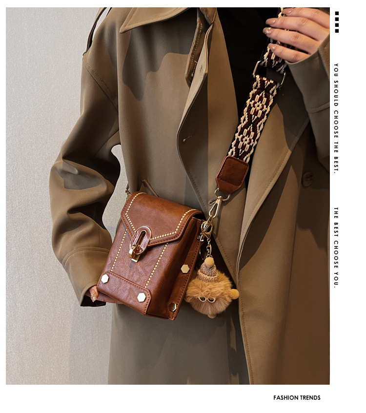 This year's popular Korean version of small for women 2024 new fashionable broadband crossbody bags, niche mobile_senzul.com