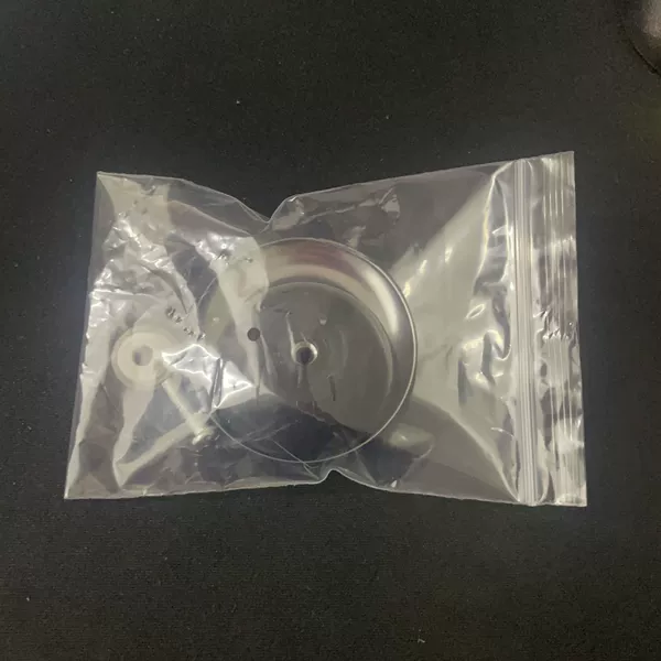 [Independent packaging] in plastic [independent packaging]