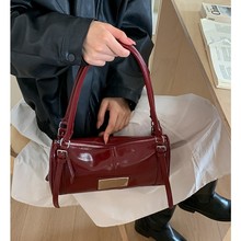 新款机车风高级感油皮包新款时尚通勤单肩腋下包女士手拎包法棍包