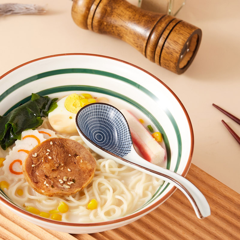 Japansk keramisk soppslev med stort hantag blå och vit_voghion.com