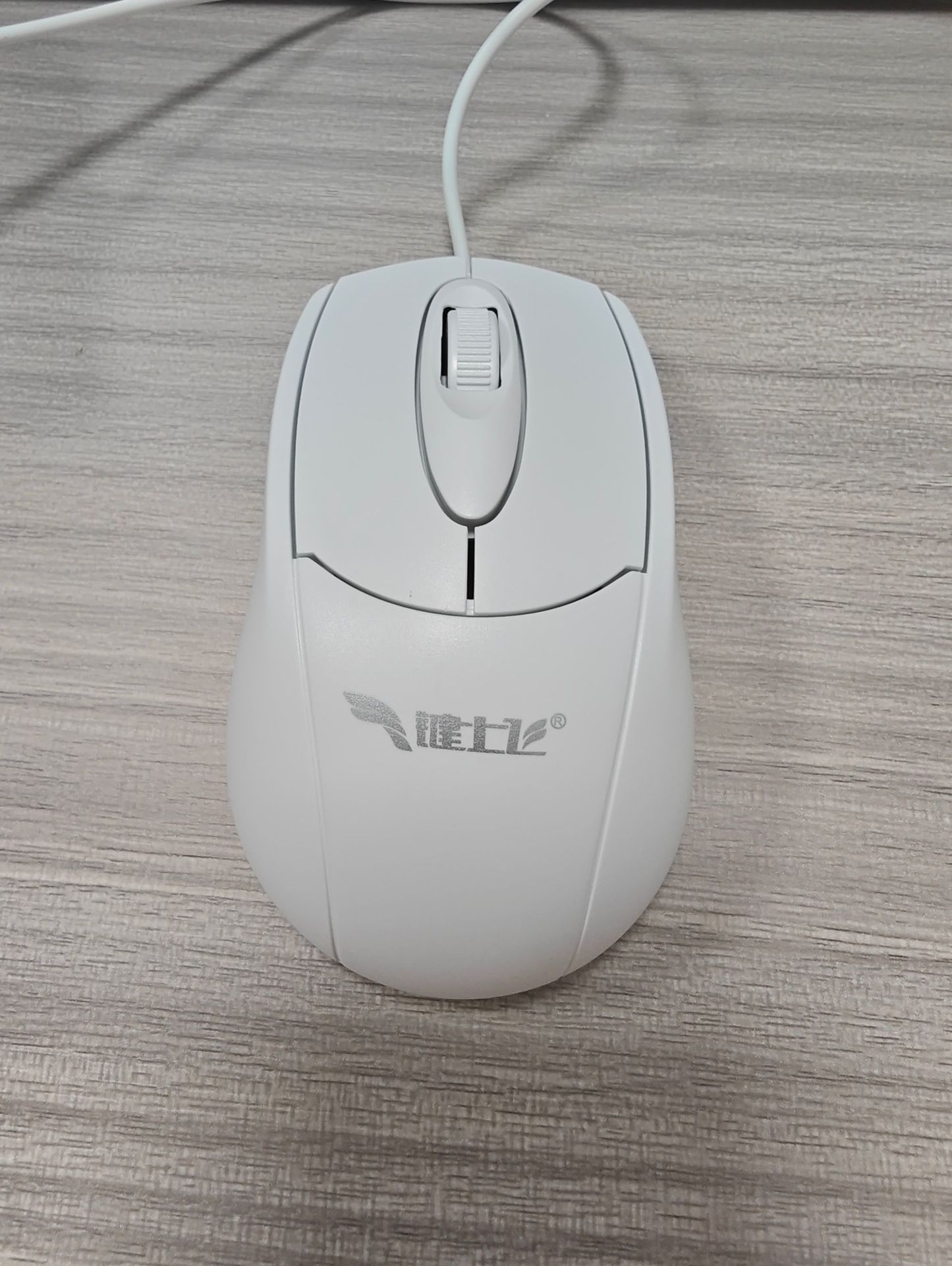 M11 white wired mouse