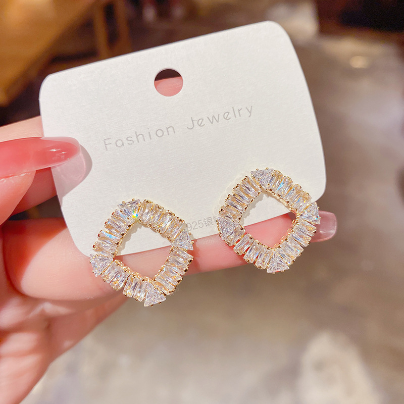 Fashion Geometric Copper Inlaid Zircon Earrings Wholesale display picture 1