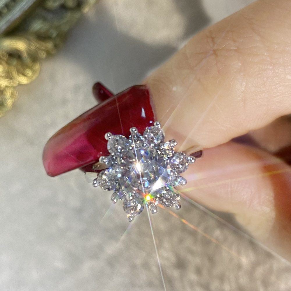 Little Red Book recomienda vivir popular girasol collar traje de pétalos de flores micro-con incrustaciones de diamante completo anillo abierto espárragos