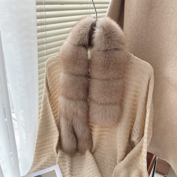 Fox fur scarf for women, winter, in a beautiful color palette, double-sided, with a small tail design, warm and versatile, with clips