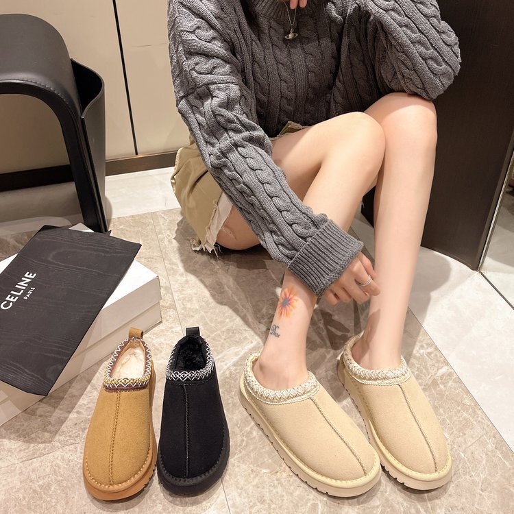 Thick-Soled Warm Snow Boots, New Autumn and Winter 2026 Model, Large Size for Export, European and American Style, Outdoor Wear, Fleece-Lined, Fur Integrated, Closed-Toe Cotton Slippers
