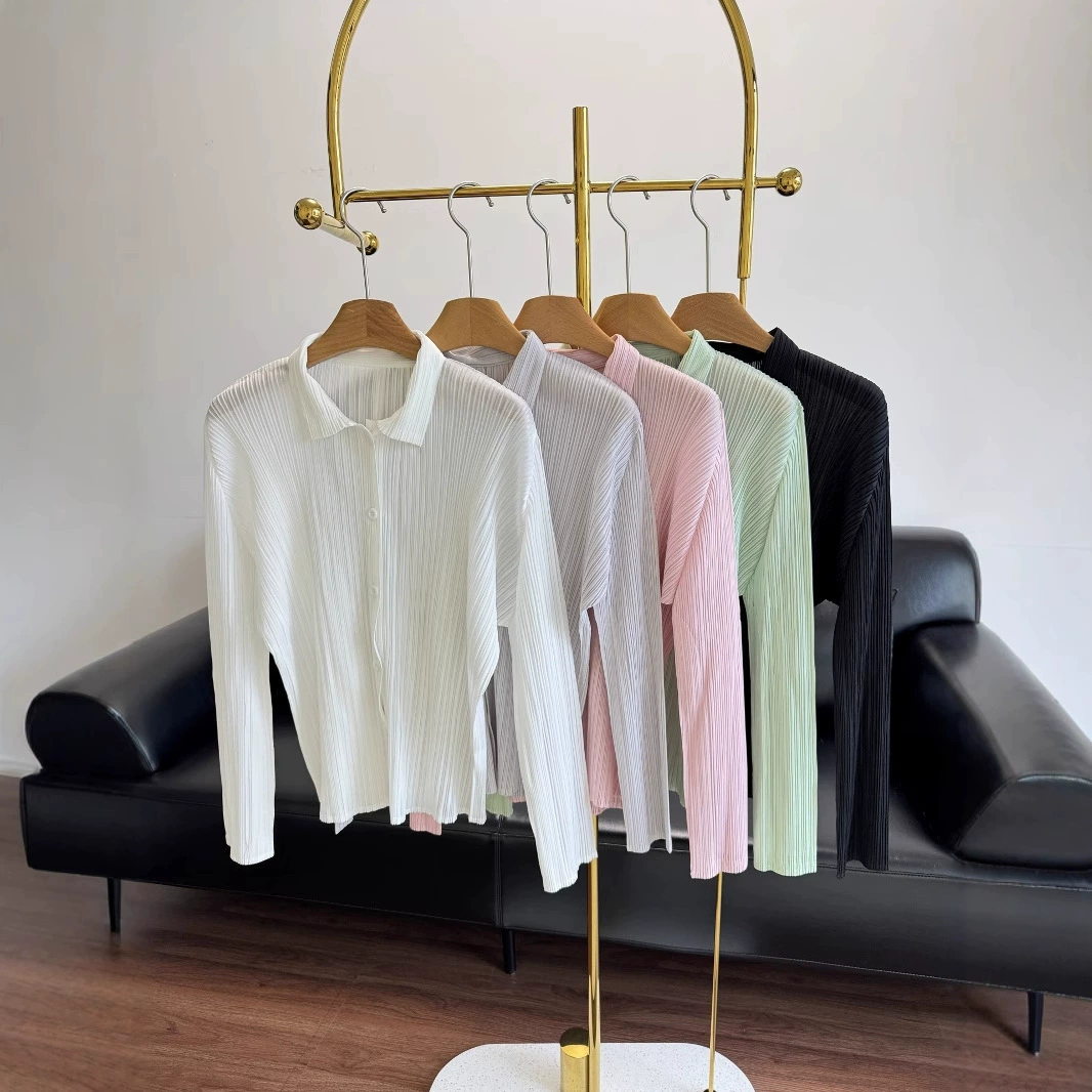 Новая женская плиссированная рубашка 25ss прикрывает тело и выглядит стройнящим 250619