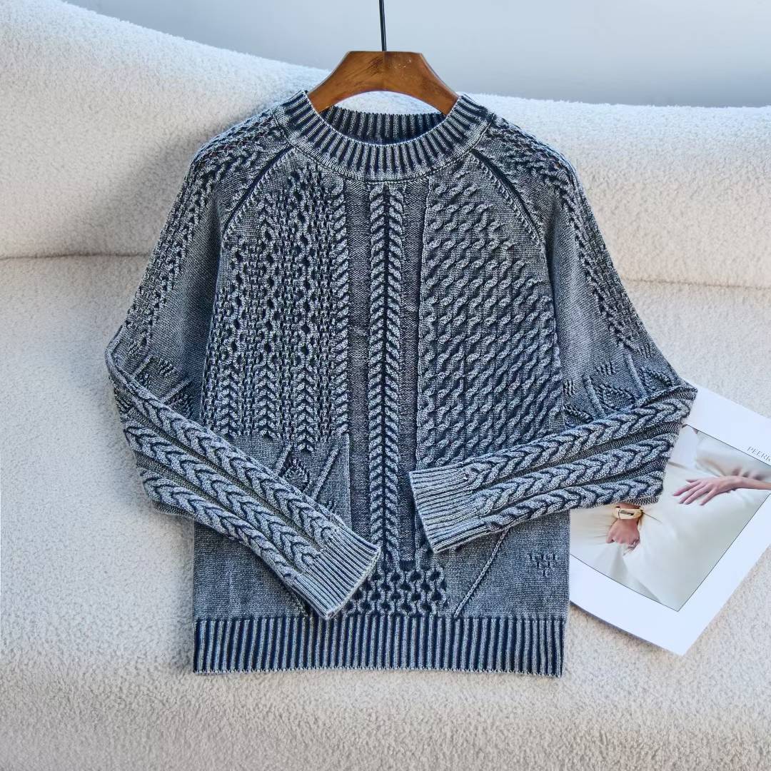 Gris oscuro