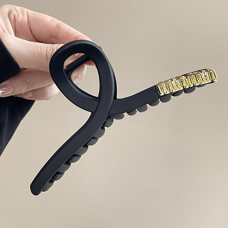 Estilo coreano de alta gama grande clip de agarre negro femenino 2025 nuevo clip de pelo en la parte posterior de la cabeza clip de tiburón clip de horquilla tocado