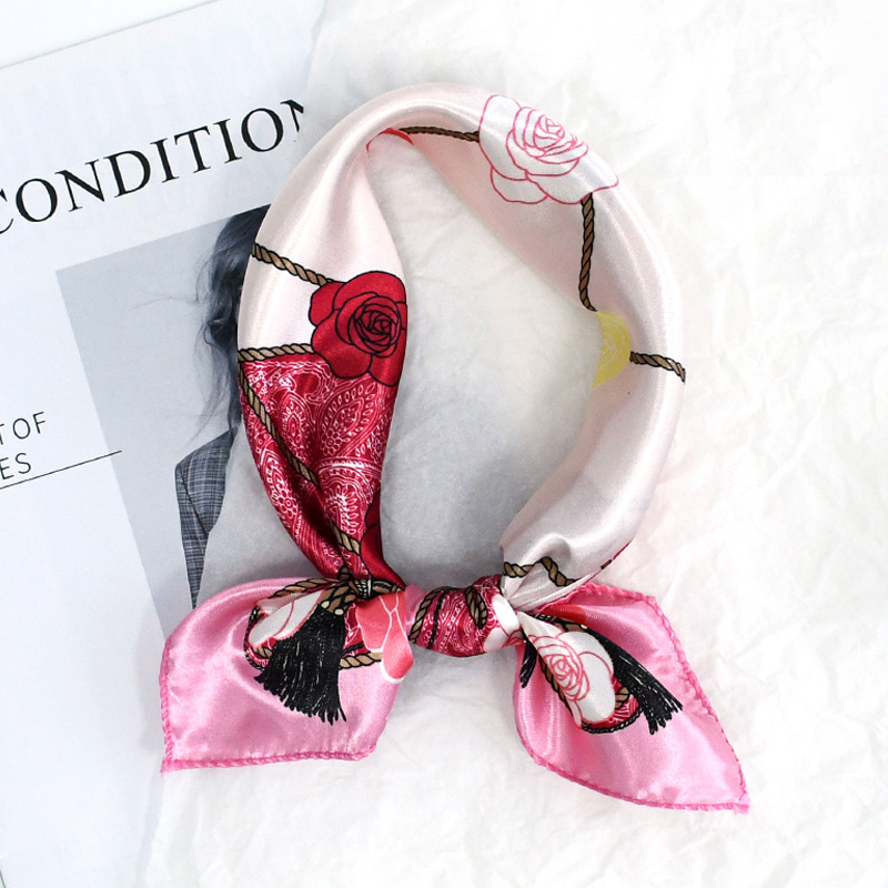 50 Satin Chain Pañuelo cuadrado estampado Color Sense de alta gama Moda de todo fósforo azafata profesional Servicio al cliente Bufanda de decoración Bufanda de seda