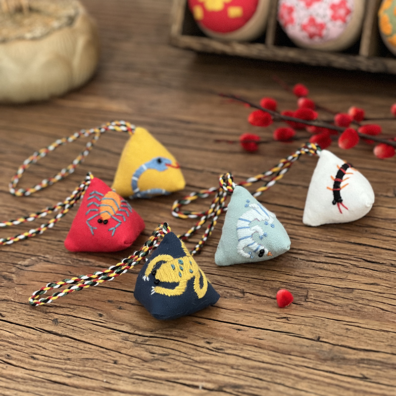 2026 nuevos productos Boat Boat Boat Zongzi sacos de tela de mosaico hechos a mano DIY material paquete de hoja de moussei colgante de estilo antiguo colgante