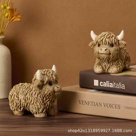 苏格兰高地牛树脂雕像可爱仿真小牛摆件跨境北欧家居节日装饰礼品