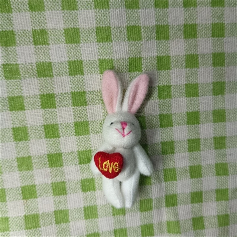정교한 제작, 완벽한 입꼬리 라인, 4.5cm 붉은 하트를 안고 있는 순백색 뽀글이 토끼