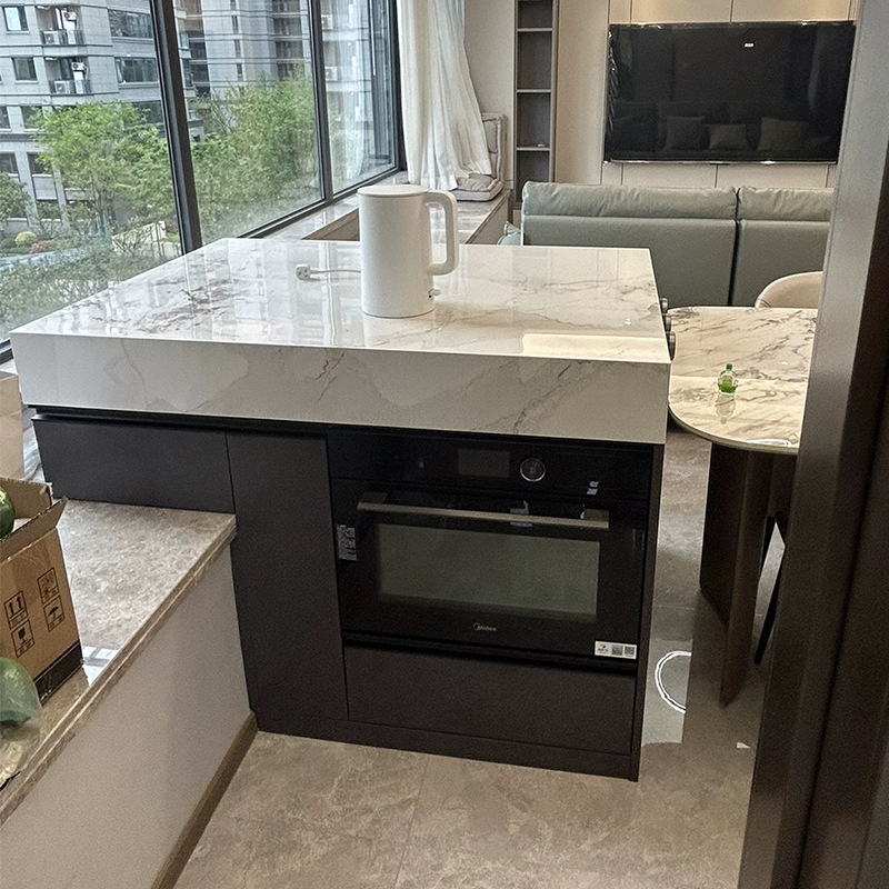 Ventana mirador, plataforma de isla única, mesa de comedor contra la pared, gabinete integrado, losa de roca multifuncional, plataforma de guía central separada, venta directa de fábrica de piedra de lujo