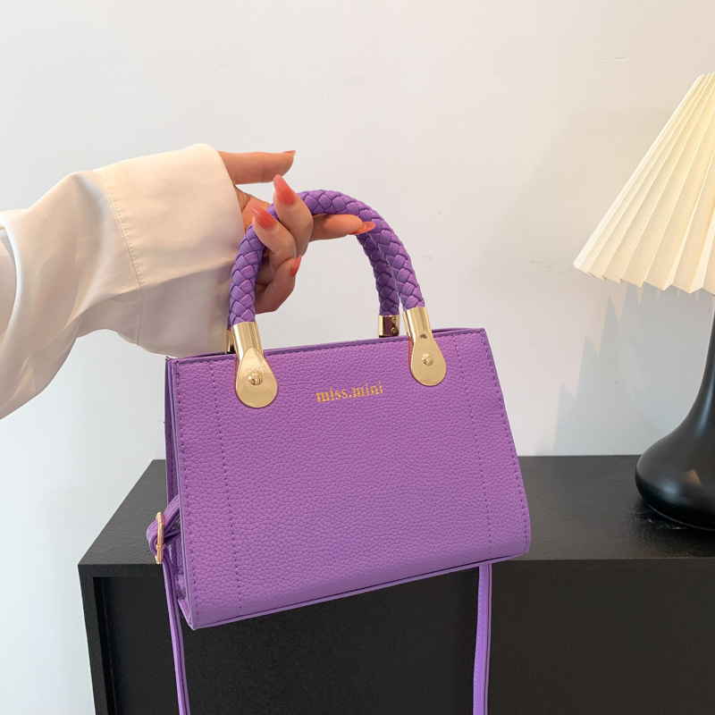 Bolso de mano de color sólido simple de estilo occidental para mujer bolso pequeño de cercanías 2023 bolso de mensajero de todo fósforo bolso de ocio marea