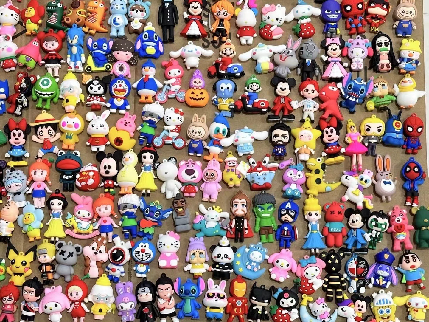 인터넷 연예인 핫모델 출시 (소형 14~17그램, 무게 수백개 모델)