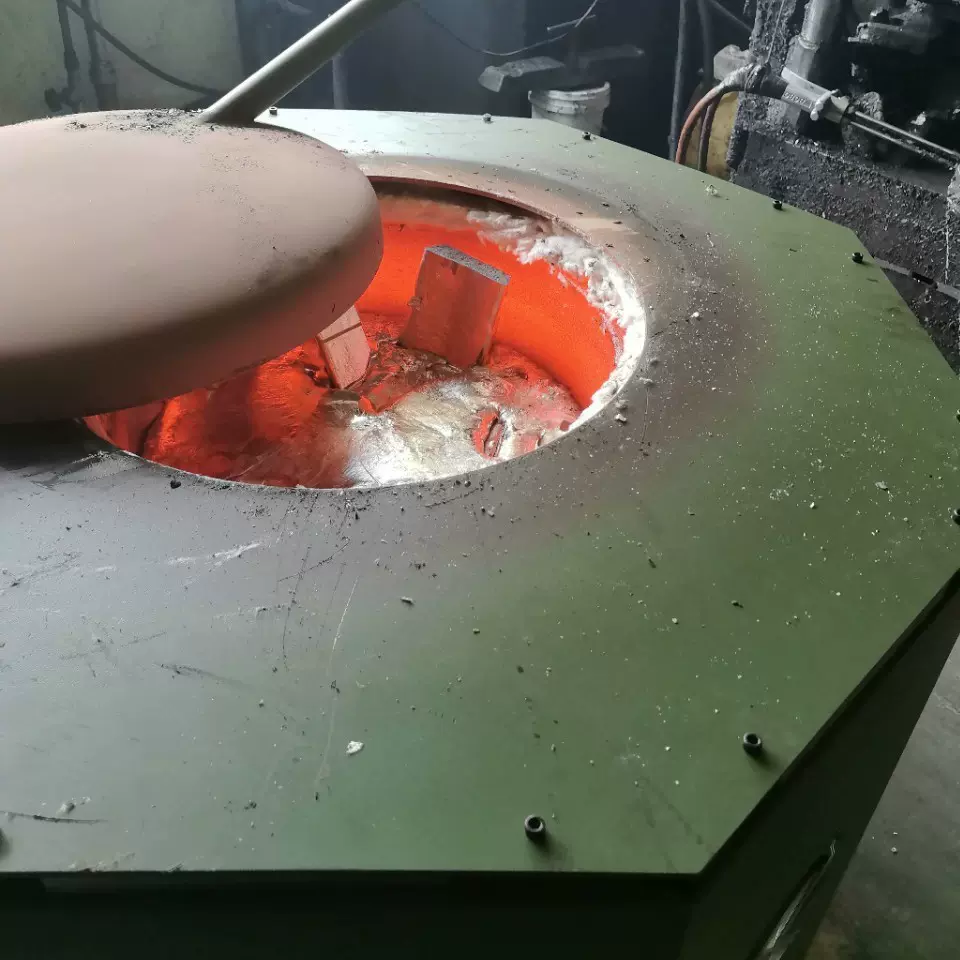 节能熔铝炉 电磁节能熔炼炉压铸机节能锅炉厂家大优惠200KG500KG