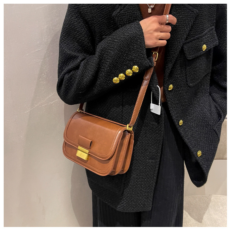 Best Selling Bag Womens Autumn and Winter 2021 New Fashion High Sense Shoulder Messenger Bag Western Style Popular Small Square Bagpicture5