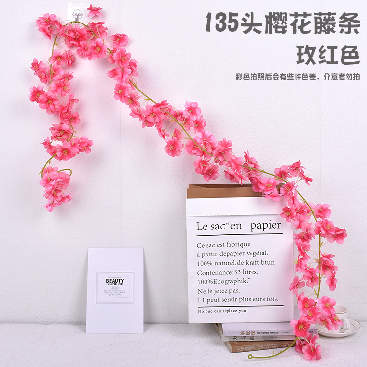 암호화 된 135 머리 벚꽃 장미 레드