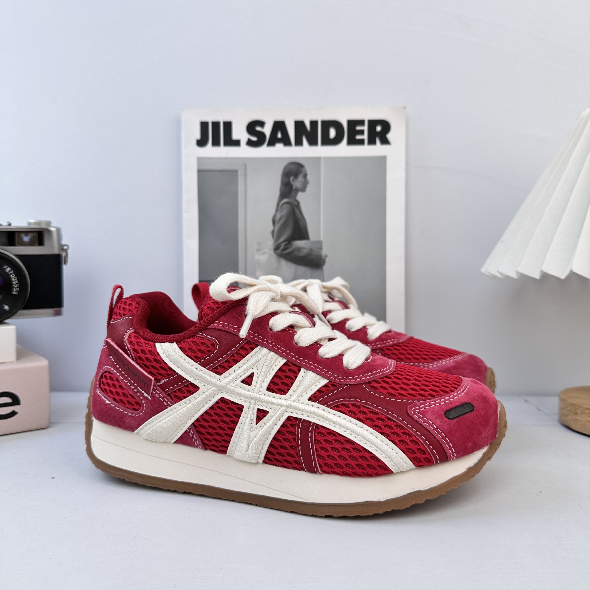 Chick tide cool retro vinos rojos zapatos deportivos de malla ligero y cómodo para mujeres, zapatos de entrenamiento de estudiantes de altura gruesa