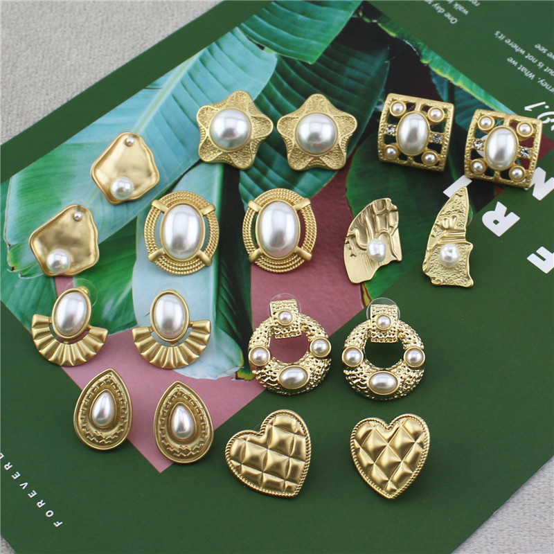 Holiday, Daily Occasion 1 Pair Vintage Style Simple Style Geometric Plating Alloy Ear Studs