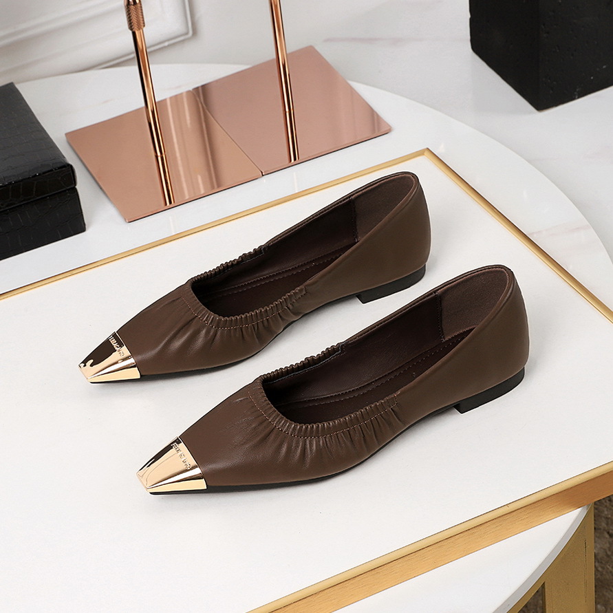 8215 French flat ballet floating shoes with metal toe, light mouthed evening style, low heel, small square toe, single shoe for women