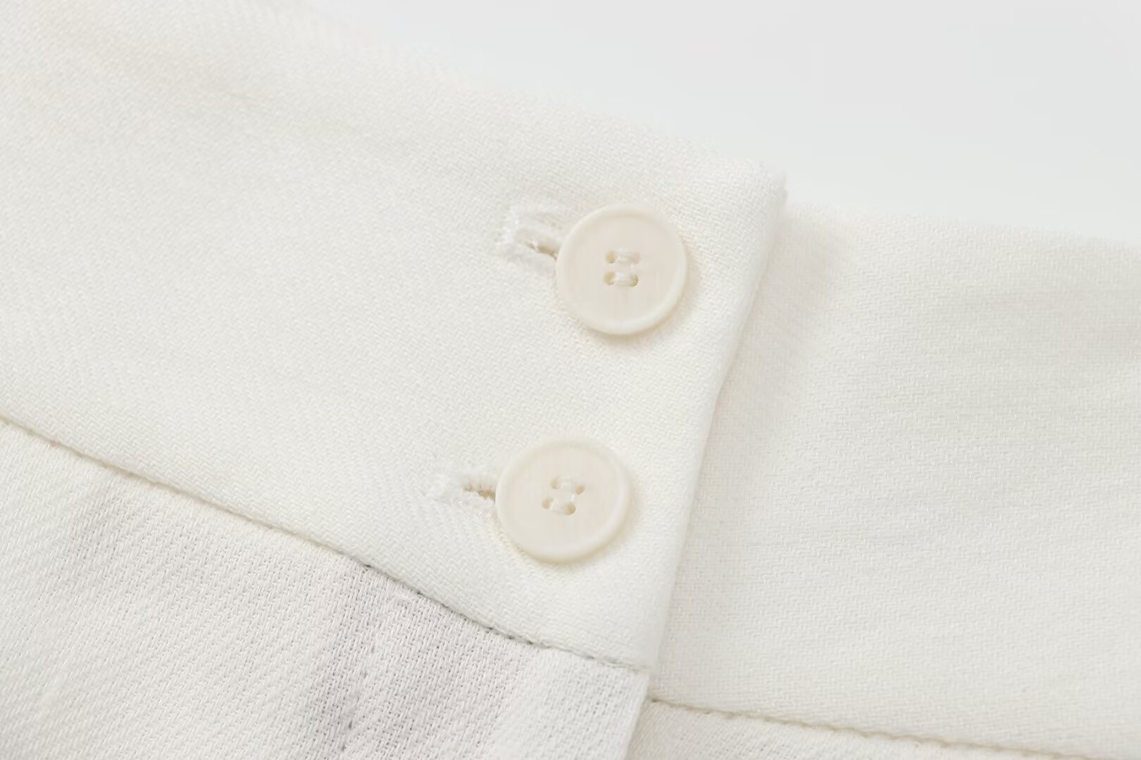 Pantaloni pieghettati in misto lino da donna, stile estivo 2024_voghion.com