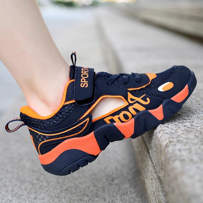 Boys' sandals 2024 new summer children's mesh breathable bag head sneakers for large children to wear beach shoes