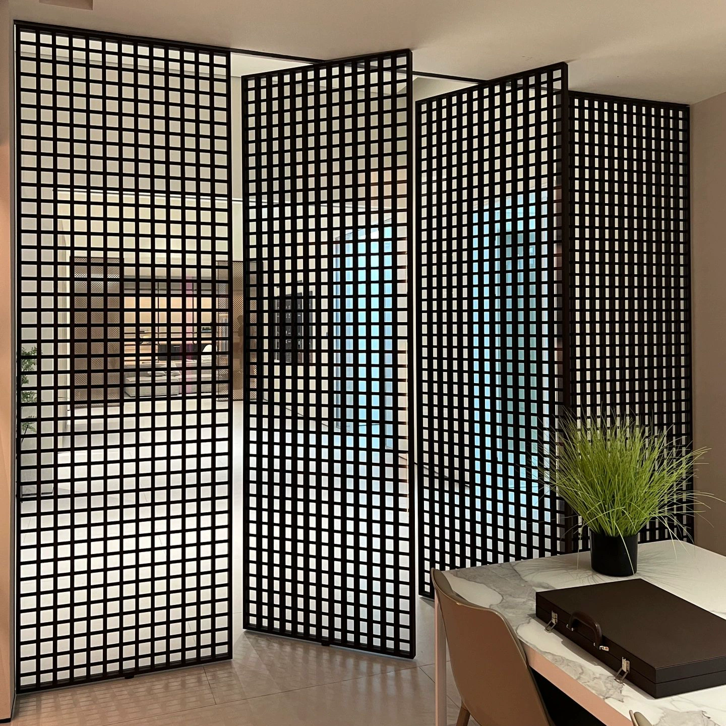 Магазин фойе фон Невидимый висит дверь металлическая вращающаяся перегородка двухсторонняя дверь из нержавеющей стали стеклянная решетка дверь