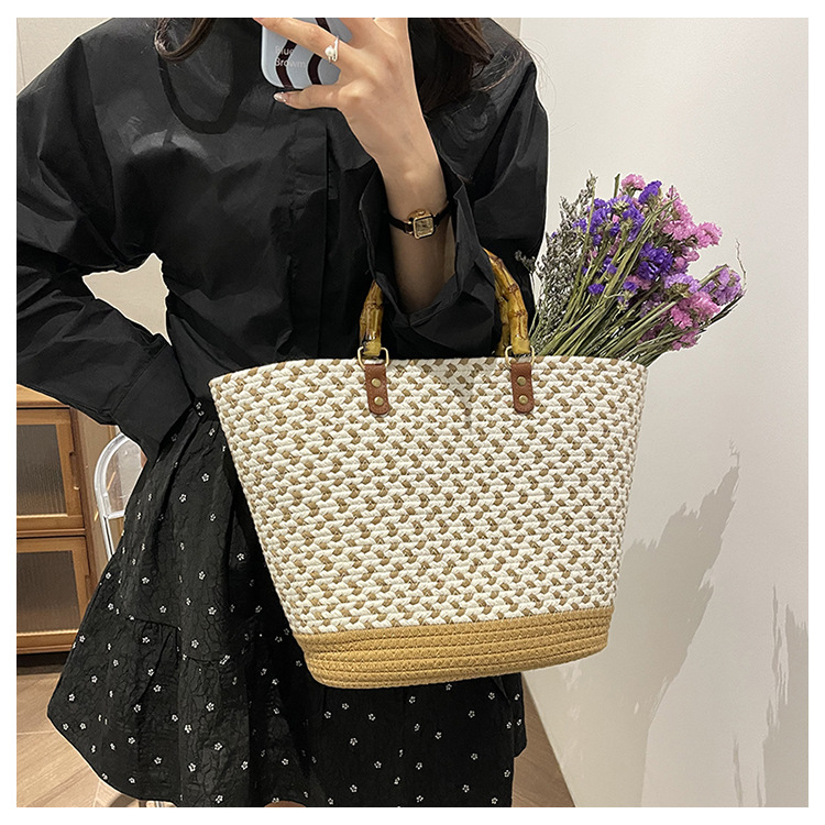 Women's Medium Straw Color Block Basic Vintage Style Weave Open Bucket Bag display picture 8