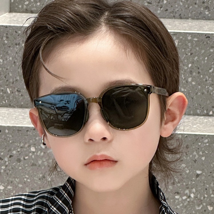 Children's foldable sunglasses summer UV-protection sunglasses baby sun shield glasses for boys and girls stylish sun protection glasses