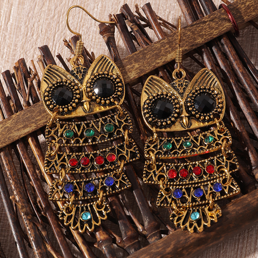 Nouvelles Boucles D&#39;oreilles Hibou En Diamant En Alliage En Gros Nihaojewelry display picture 4