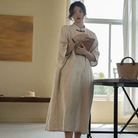 女式衬衫;连衣裙;休闲裤