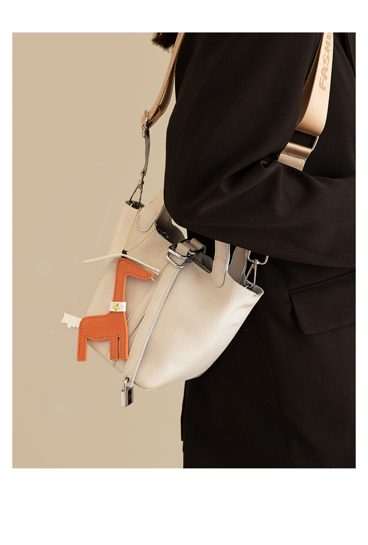 نموذج عرض المهر المعلقات سلة الخضار حقيبة دلو 2021 الصيف اليابانية والكورية الجديدة حقيبة جلد البقر حقيبة اليد display picture 9