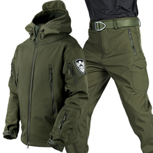 新款户外防寒服战术冲锋衣套装秋冬加绒登山服防水防风软壳衣套装