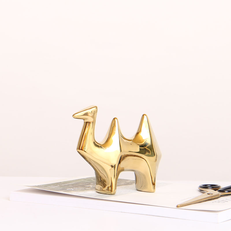 Decoración de camello de cerámica creativa dorada decoración del hogar sala de estar vinos gabinete de televisión decoración de porcelana pequeña decoración
