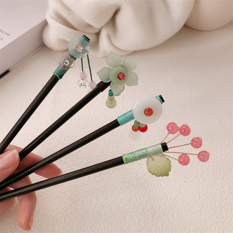 Horquilla de borla de estilo antiguo para mujer, tocado de Hanfu retro de alta gama, nueva horquilla de madera china, horquilla de paso, accesorios para el cabello