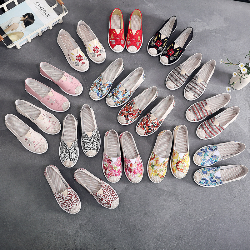 2026 Women's Casual Canvas Shoes, Old Beijing Cloth Shoes, Single Shoes for Middle-Aged and Elderly, Breathable and Comfortable Soft-Soled Slip-Ons