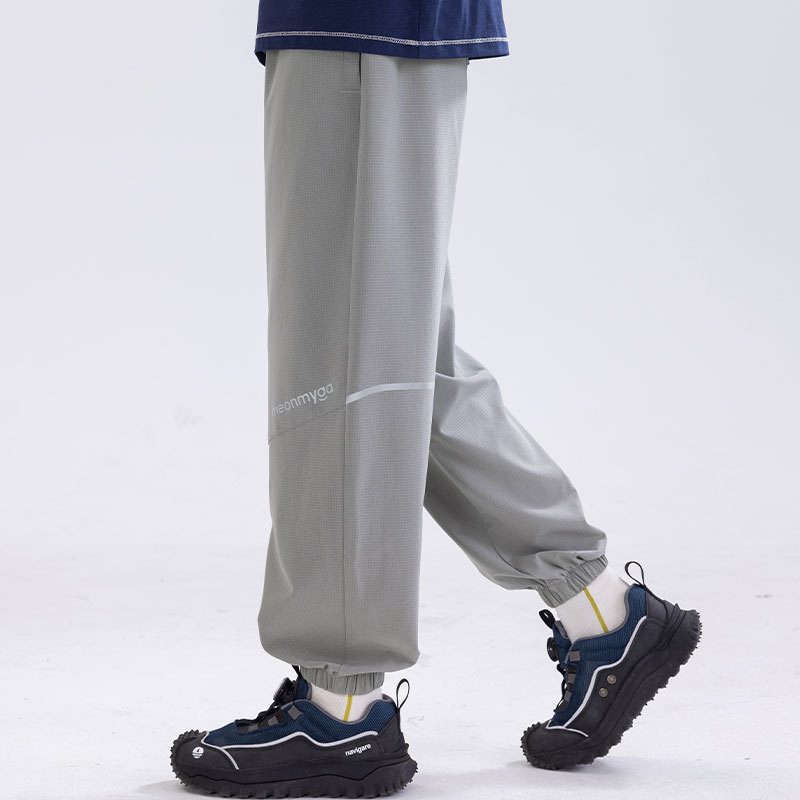 男の子のスポーツズボンの夏の薄いタイプの2025新型のかっこいい子供の夏服の通気性のズボンの男の子の大きい子供のズボンのファッション|undefined