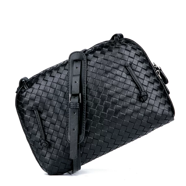 Cross-border fashion explosions factory direct diagonal bag handmade woven women's bag fashion Joker shell bag