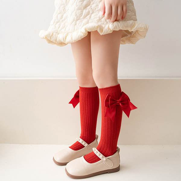 Thin children's autumn socks with bow