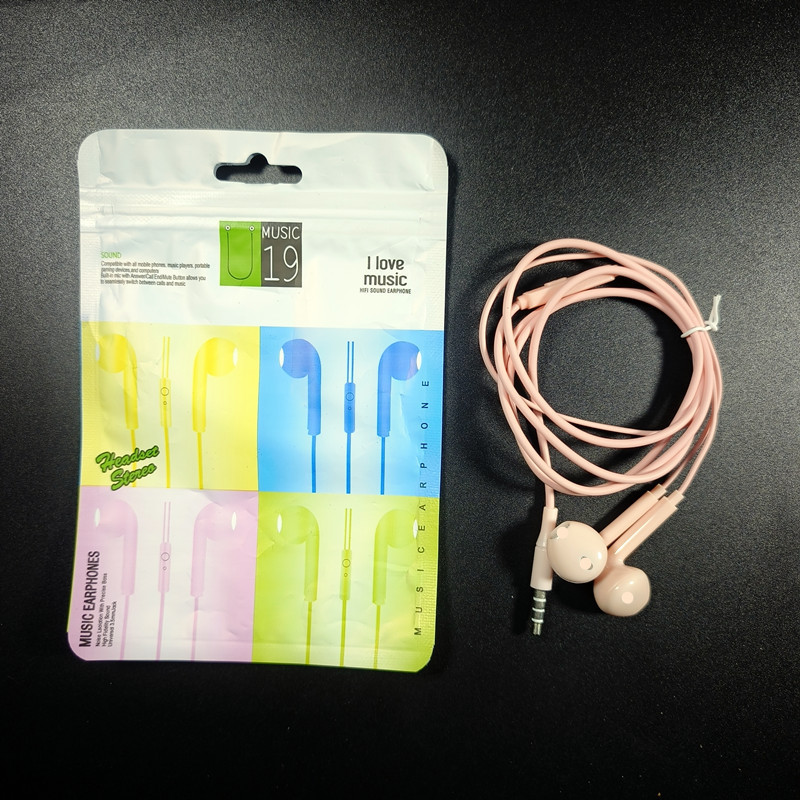 U19 música con cable y medio en el oído con graves pesados con control de cable de trigo, auriculares en bolsa, auriculares al por mayor