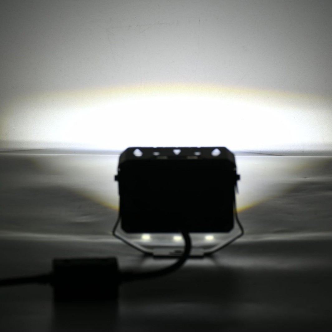 Instalación no destructiva de cañón láser con lente de doble luz superbrillante a prueba de agua para vehículo de batería de motocicleta con proyector de rejilla de dos colores