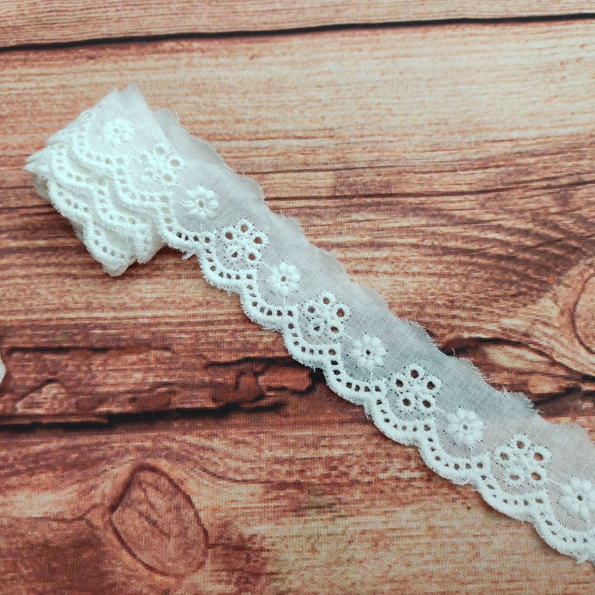 2公分服装边角配饰现货供应棉布刺绣小孔花纹蕾丝花边厂家直供