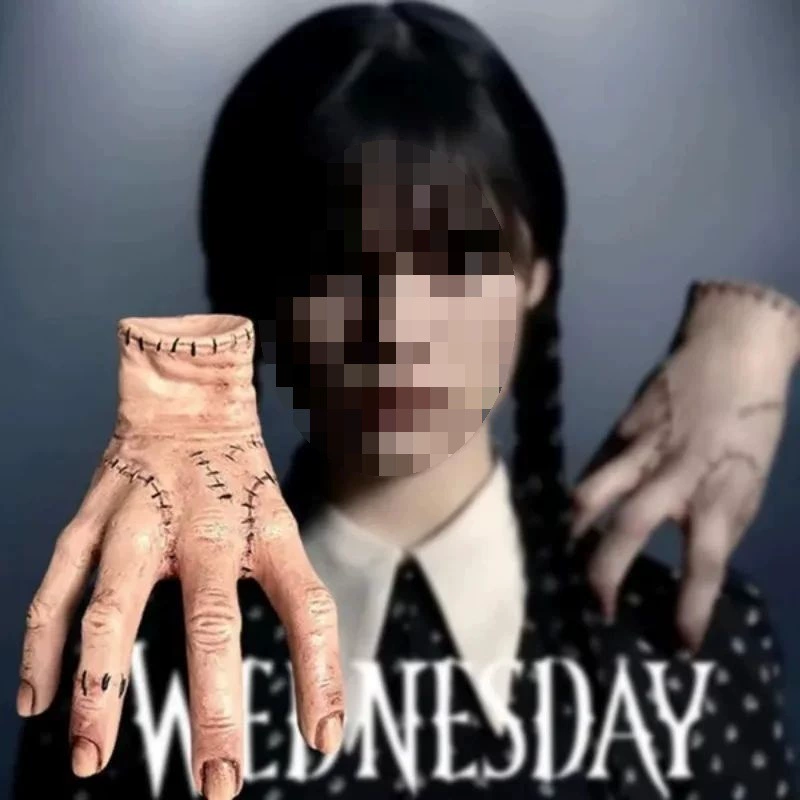 Пятница Что-то Hand Toy From Addams Anime Figure Drama