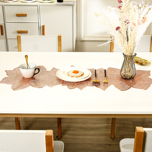 Nordic Creative PVC Table Flag, Light Luxury Gold-Leaf Ins inspired Western Dinner Napkin Long, Creative Irregular Floral Hollowed Table Mat