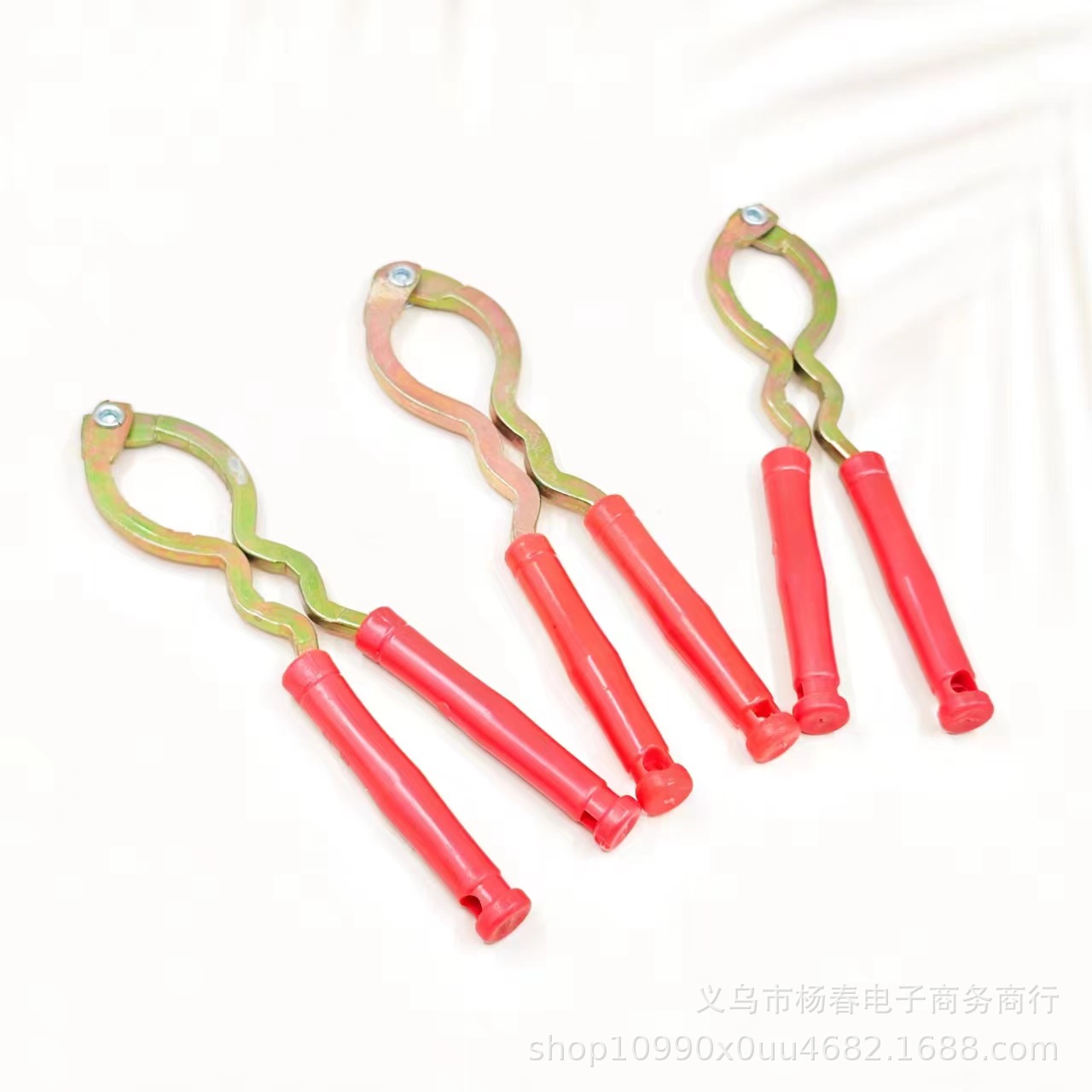 Multifunctional thickened walnut clip peeling shell peeling shells