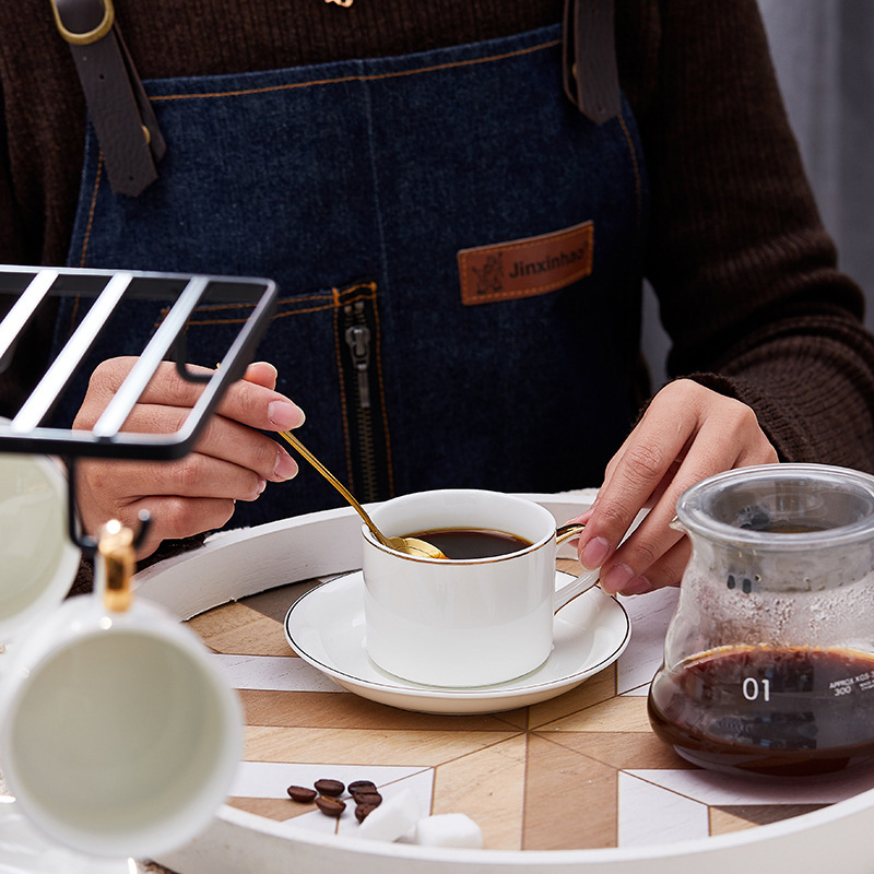Simple hogar taza de café de cerámica y platillo traje tarde taza de té conjunto Oficina borde de oro flor creativa taza de té
