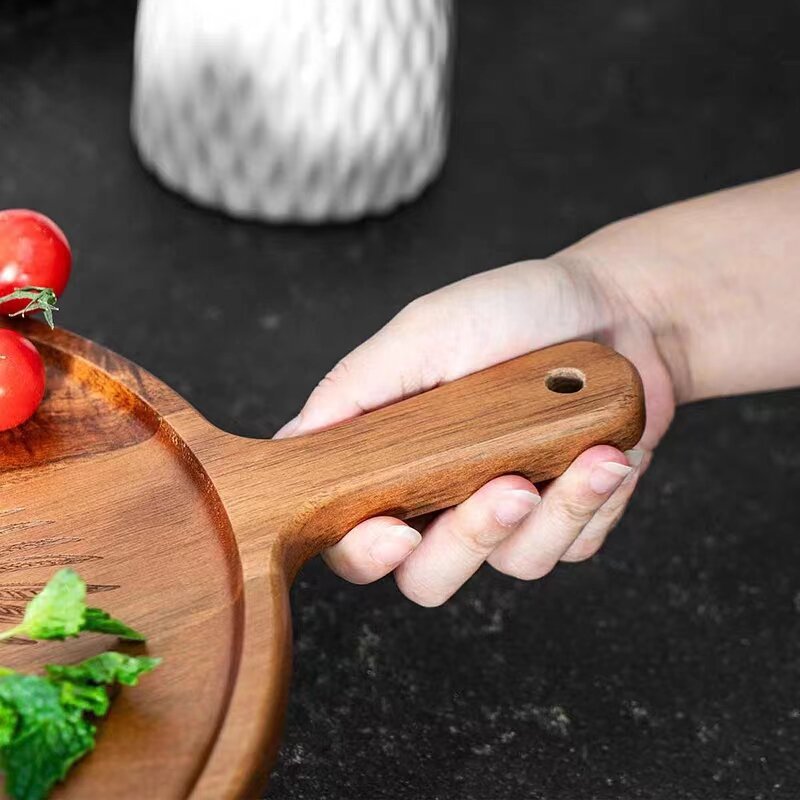 Mango redondo bandeja láser patrón de madera Placa de pizza de madera maciza creativo queso occidental queso pan filete placa