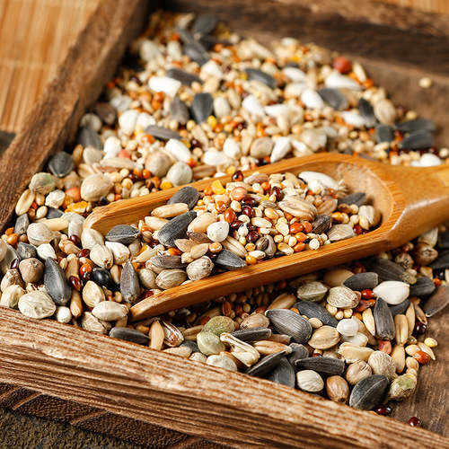Parrot mixed food, bird food, peony, black phoenix, tiger skin, bird, jade, bird oil, sunflower, oats, millet, five-color millet, pockmarked food